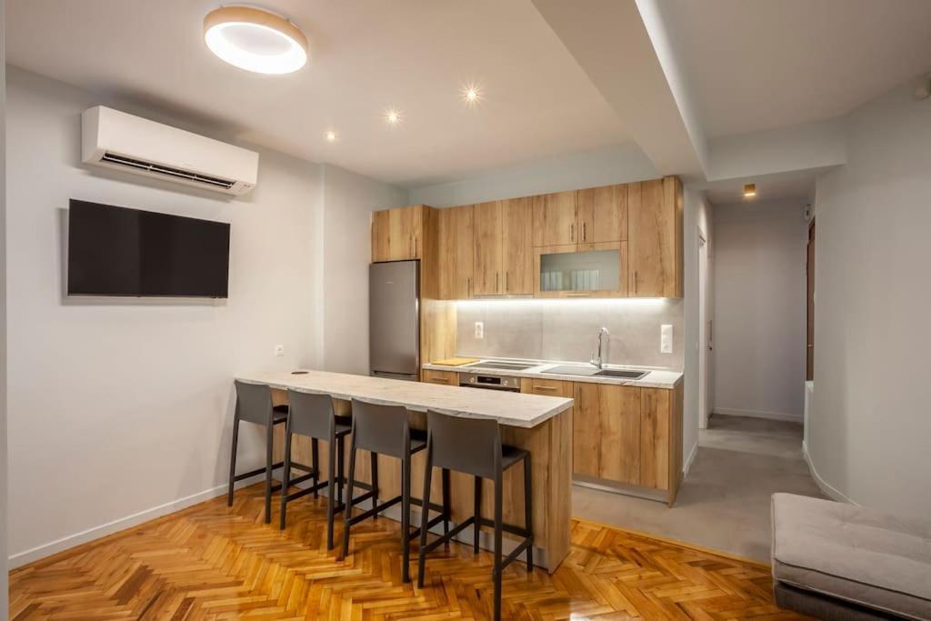 Karolou Ntil- Ground Floor Suite เทสซาโลนิกิ ภายนอก รูปภาพ