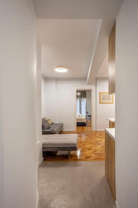 Karolou Ntil- Ground Floor Suite เทสซาโลนิกิ ภายนอก รูปภาพ
