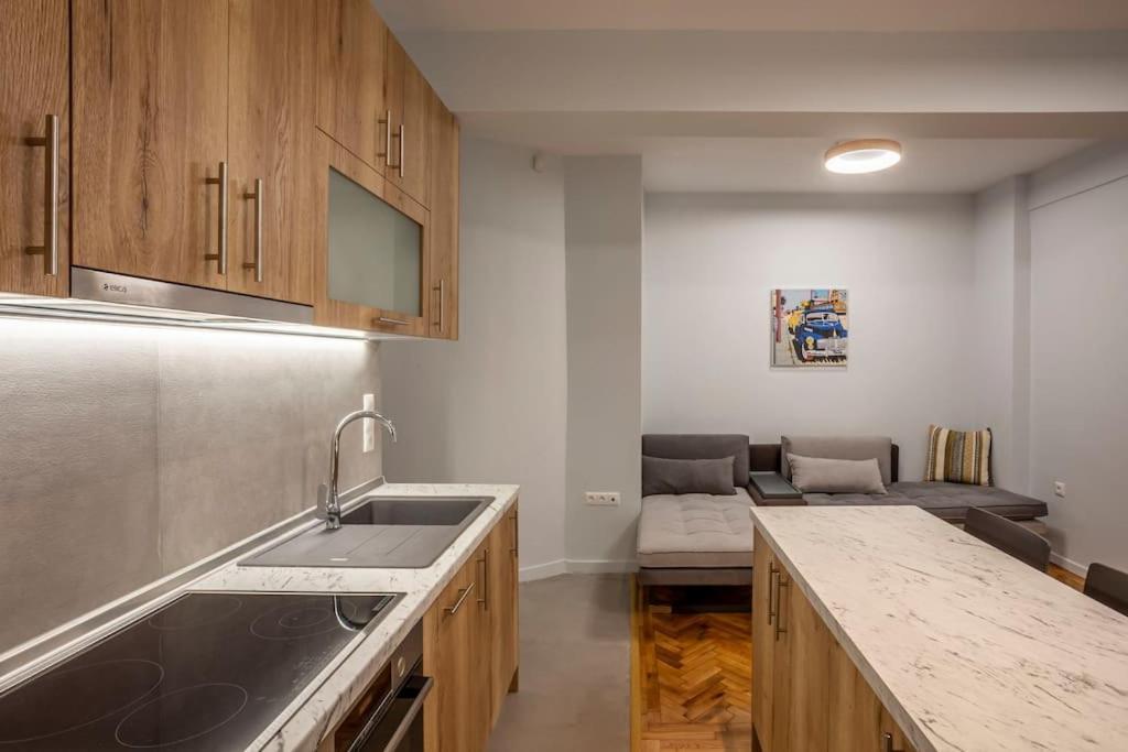 Karolou Ntil- Ground Floor Suite เทสซาโลนิกิ ภายนอก รูปภาพ